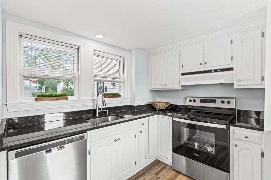 9 Lawrence Street, Unit 1 Woburn, MA 01801 - Photo 14 of 32
