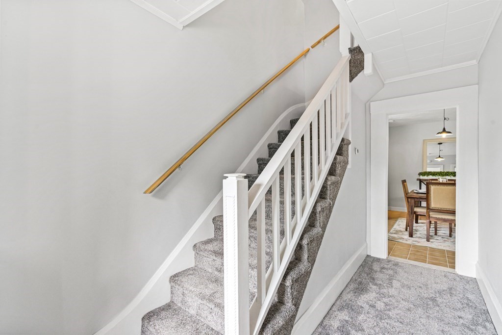 9 Lawrence Street, Unit 1 Woburn, MA 01801 - Photo 4 of 32