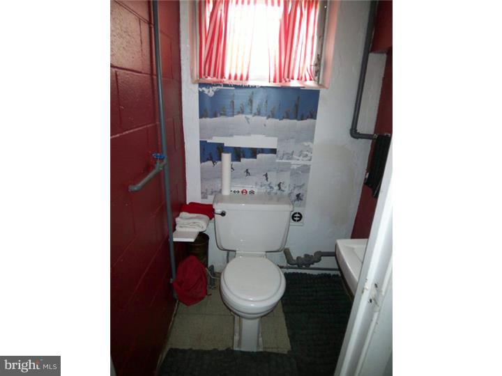 12314 Dunks Ferry Road Philadelphia, PA 19154 - Photo 16 of 19 Half Bath