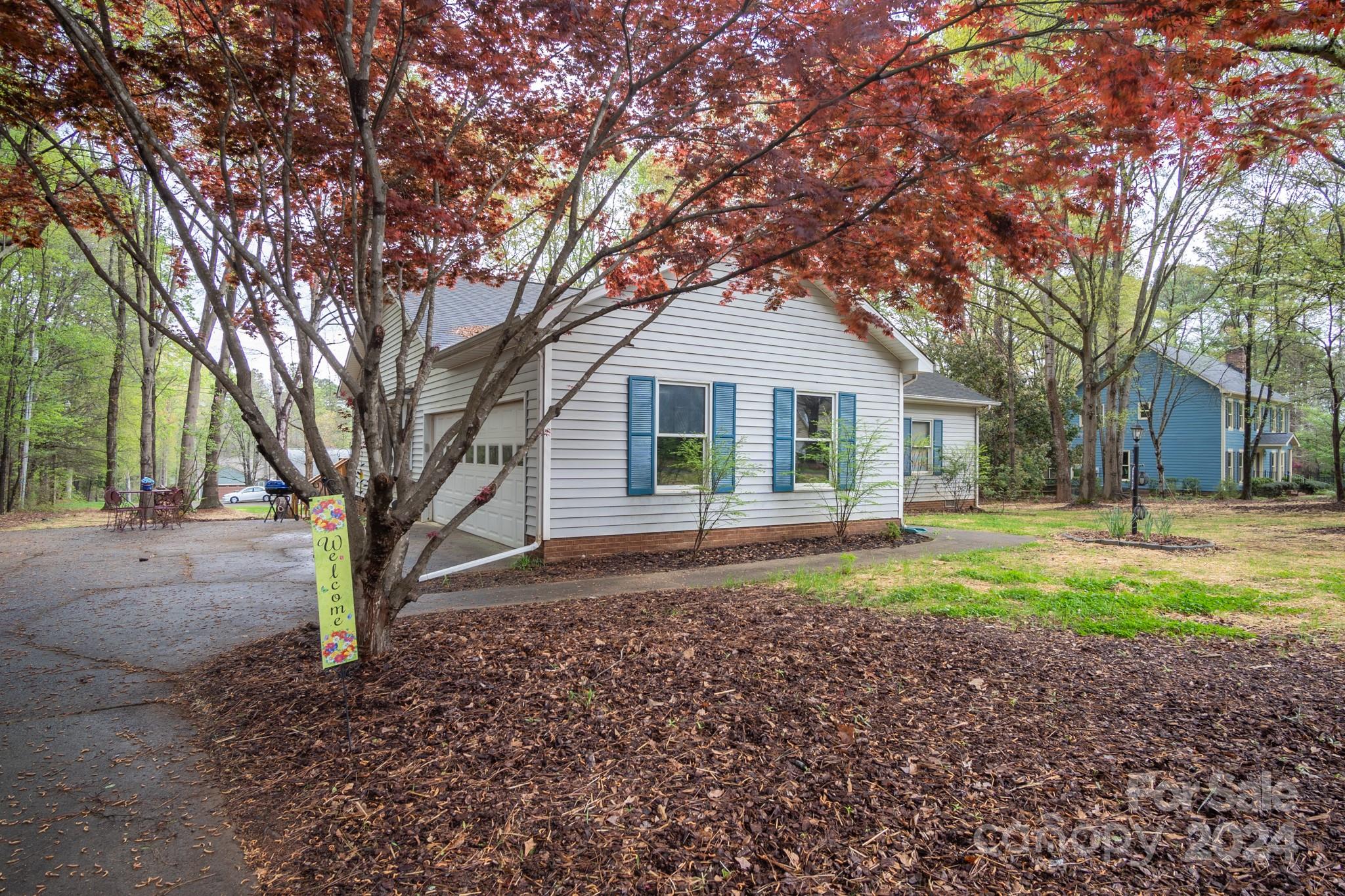 2043 Cardinal Loop Stanley, NC 28164 - Photo 2 of 26 Gallery Image 2