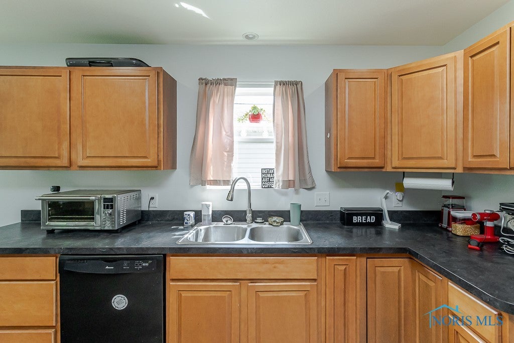 2159 Redbud Lane Delta, OH 43515 - Photo 16 of 22 Gallery Image 16