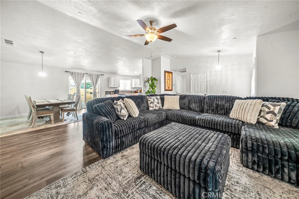 9570 Mescalero Road Phelan, CA 92371 - Photo 6 of 19 Gallery Image 6