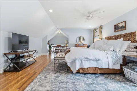 $375,000 | 7520 Oak Street, Kansas City, MO 64114