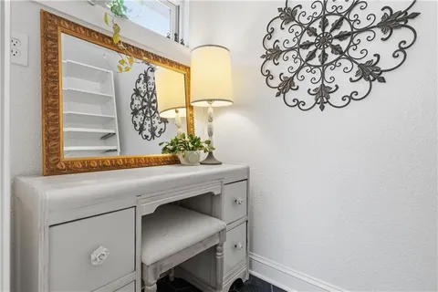 $375,000 | 7520 Oak Street, Kansas City, MO 64114
