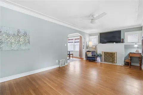$375,000 | 7520 Oak Street, Kansas City, MO 64114