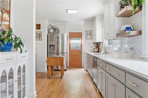 $375,000 | 7520 Oak Street, Kansas City, MO 64114
