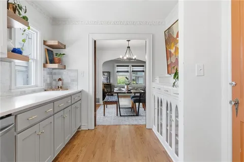 $375,000 | 7520 Oak Street, Kansas City, MO 64114