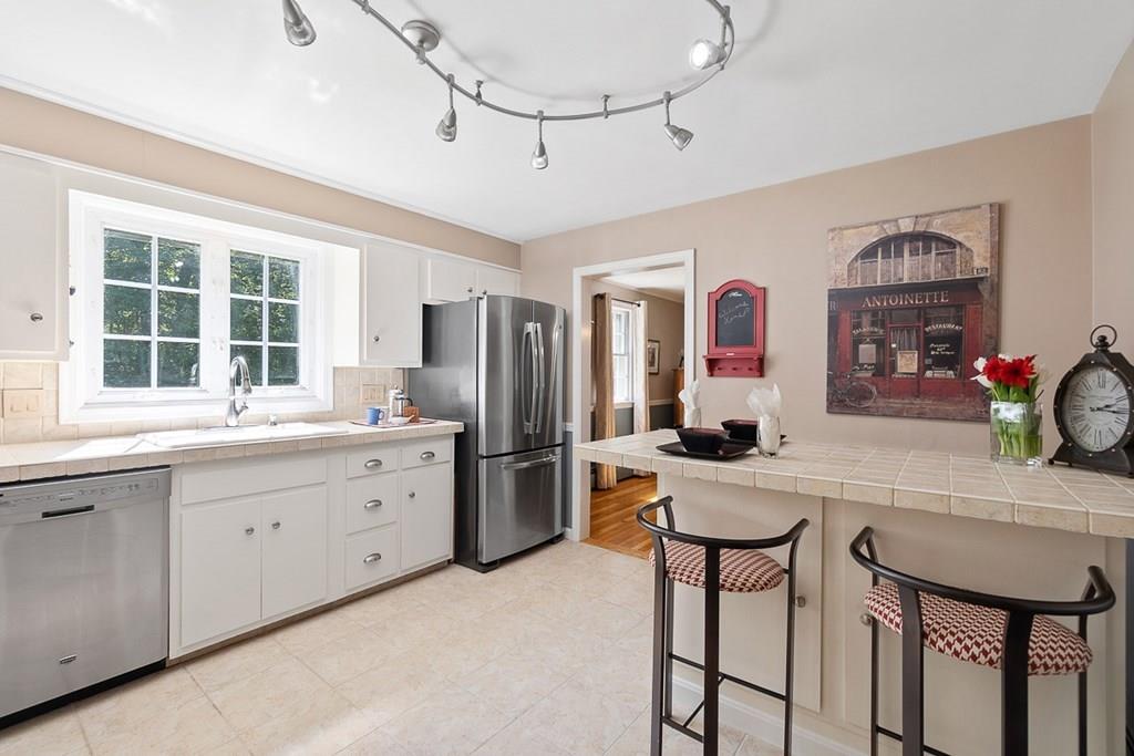 14 Hansom Road Andover, MA 01810 - Photo 17 of 42 Gallery Image 17