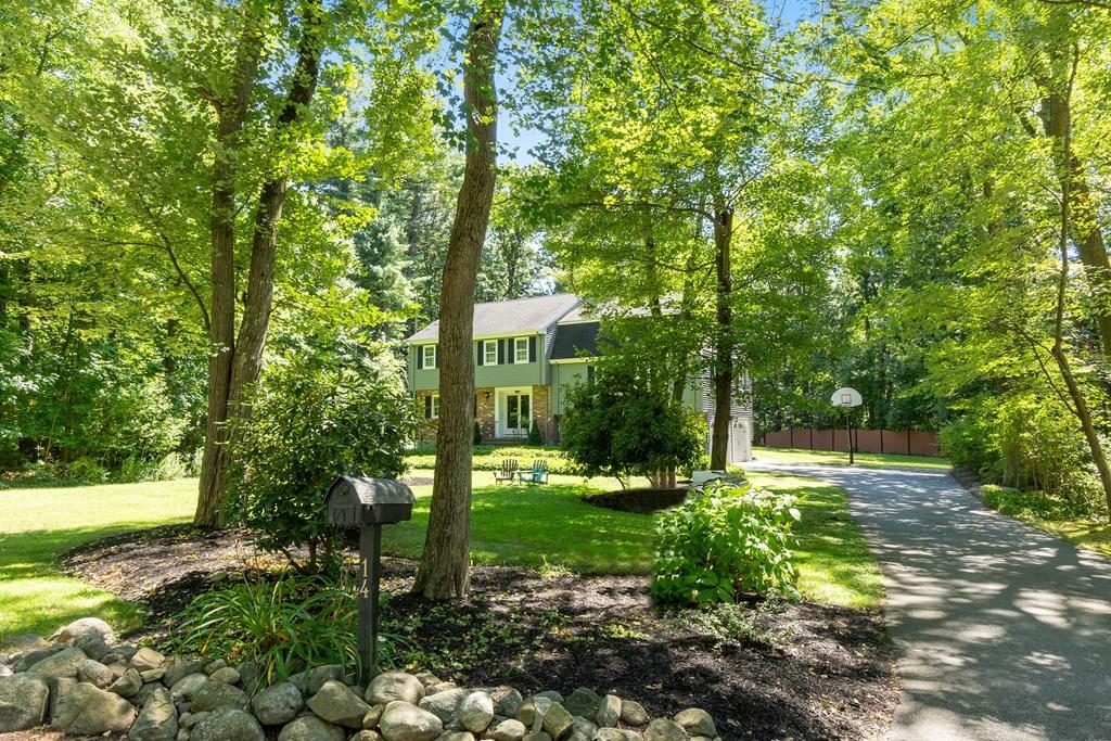14 Hansom Road Andover, MA 01810 - Photo 3 of 42 Gallery Image 3