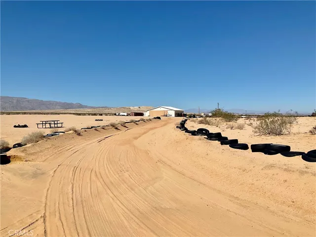 $675,000 | 76421 Amboy Road, Twentynine Palms, CA 92277