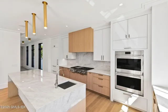 $7,699,000 | 48 Lexington Avenue, Greenwich, CT 06830