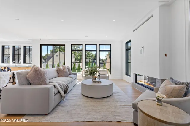 $7,699,000 | 48 Lexington Avenue, Greenwich, CT 06830