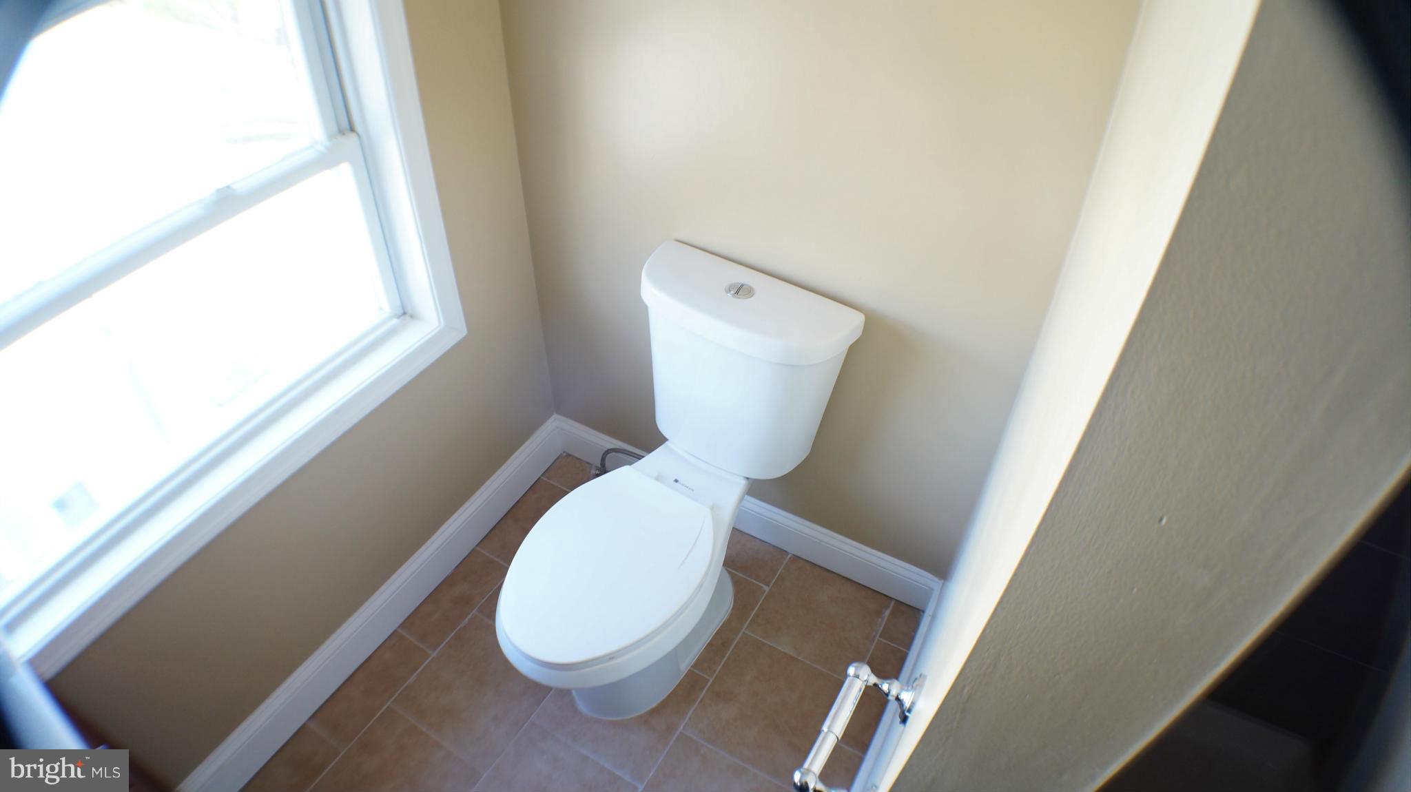 1902 Cedric Road Baltimore, MD 21216 - Photo 22 of 27 Bath