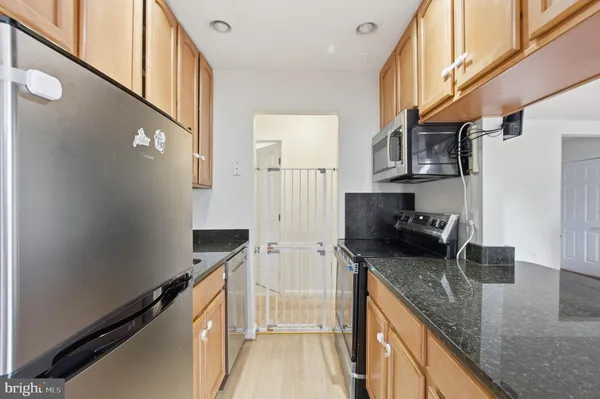 $309,950 | 118 Westwick Court, Unit 1, Sterling, VA 20165