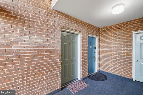 $309,950 | 118 Westwick Court, Unit 1, Sterling, VA 20165