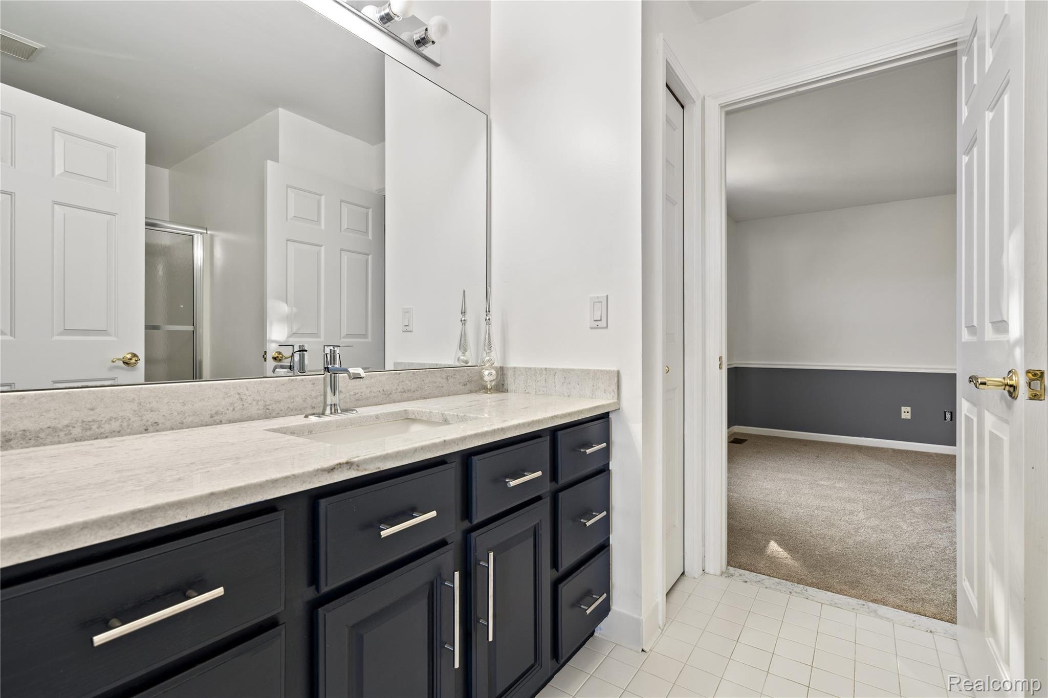 3960 Kaeleaf Road Lake Orion, MI 48360 - Photo 24 of 38 DSC08660-min.jpg