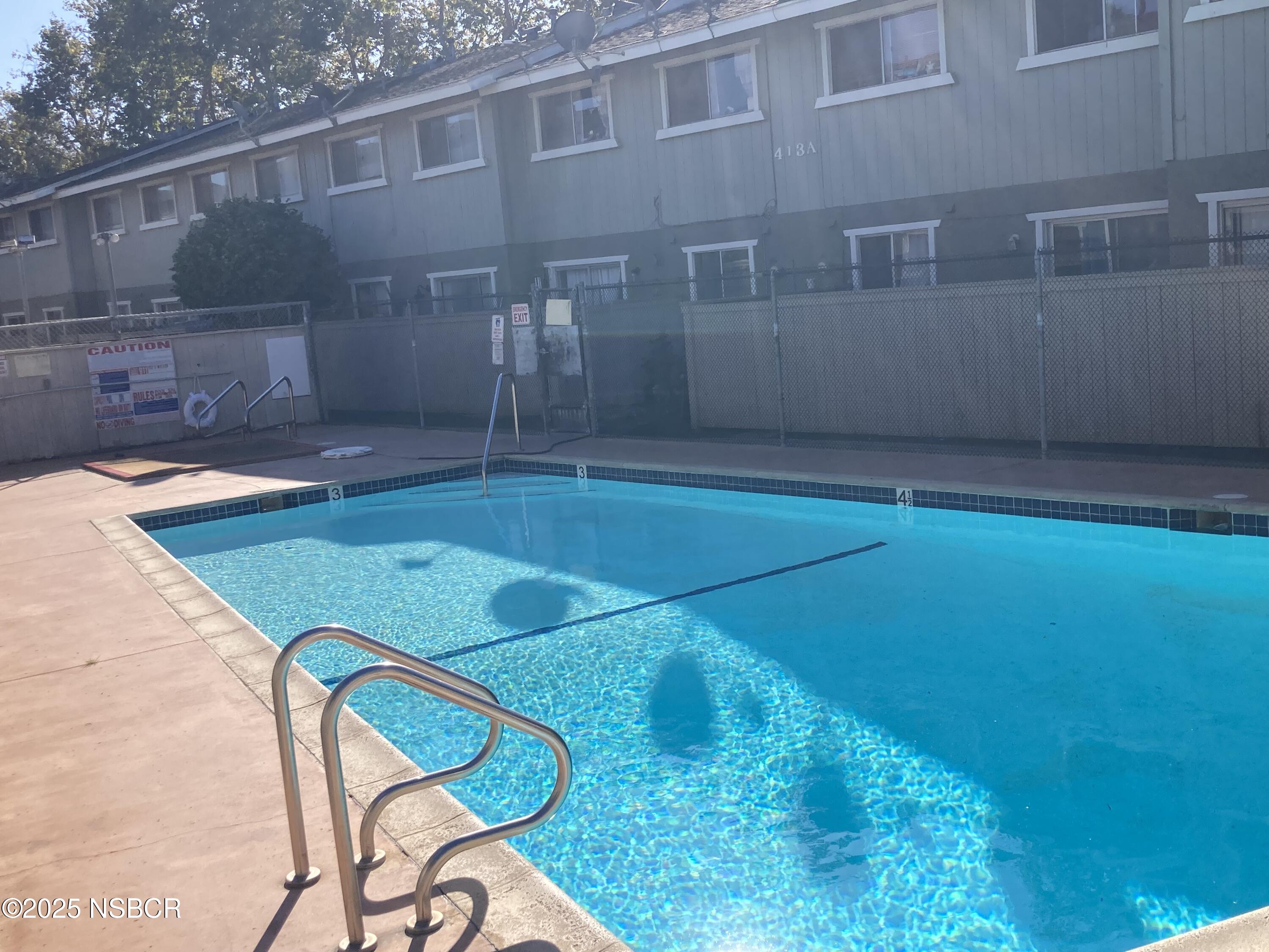 413 East Park Avenue, Unit C3 Santa Maria, CA 93454 - Photo 4 of 26 a backyard of a house