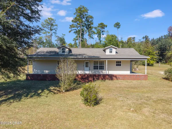 $289,000 | 4700 Honeysuckle Lane, Marianna, FL 32446