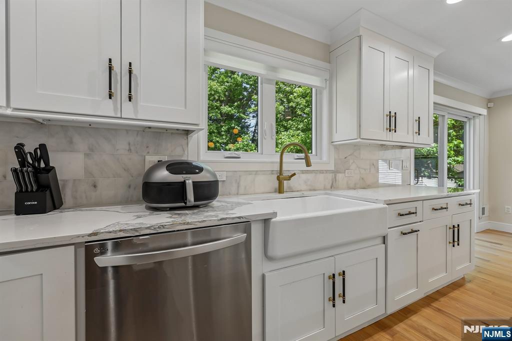 676 Ridgewood Avenue Oradell, NJ 07649 - Photo 18 of 50