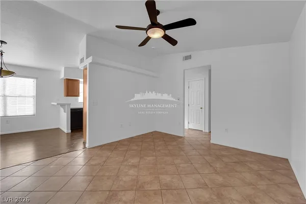 $1,350 | 520 Arrowhead Trail, Unit 422, Henderson, NV 89015