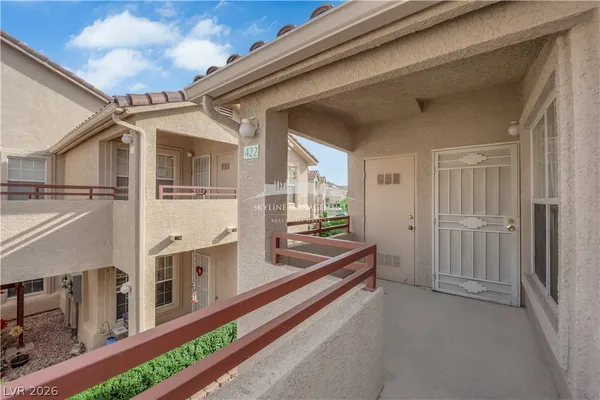 $1,350 | 520 Arrowhead Trail, Unit 422, Henderson, NV 89015