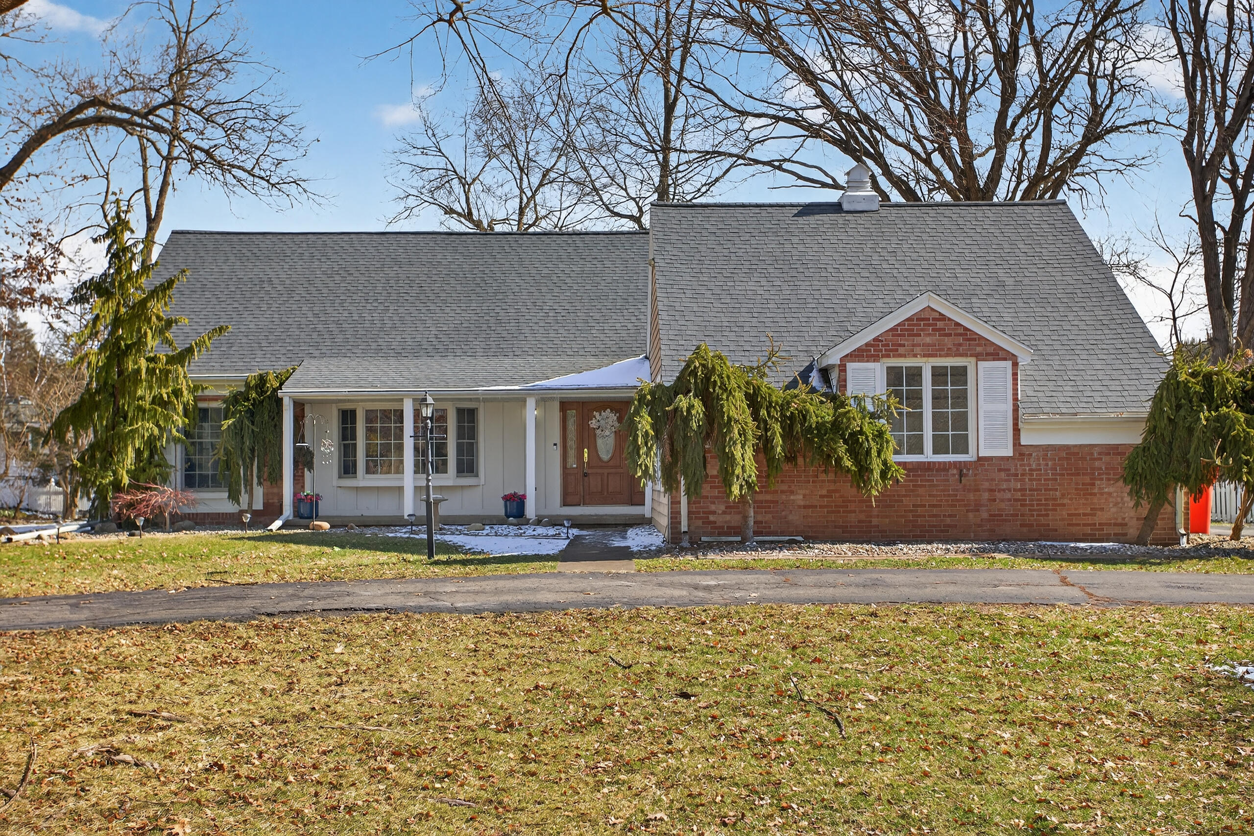 3825 West Walmont Road Jackson, MI 49203 - Photo 4 of 62 Front