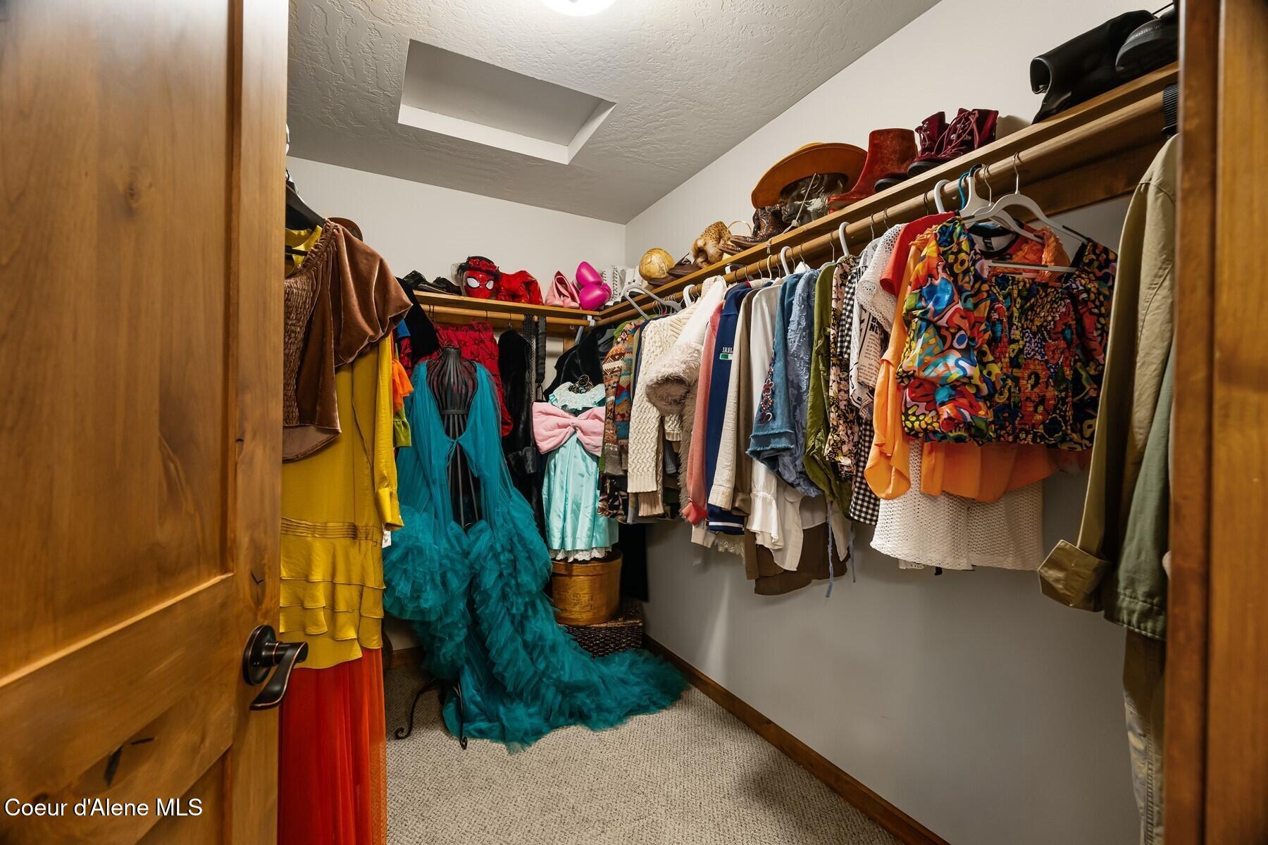 13439 North Shimmering Court Rathdrum, ID 83858 - Photo 40 of 52 Master walkin closet