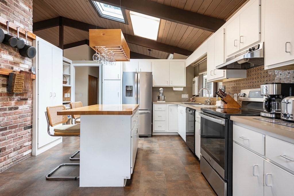 9 Partridge Road Lexington, MA 02420 - Photo 15 of 30