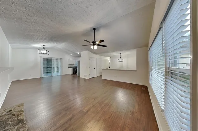 $2,175 | 989 Madison Terrace Northwest, Acworth, GA 30102