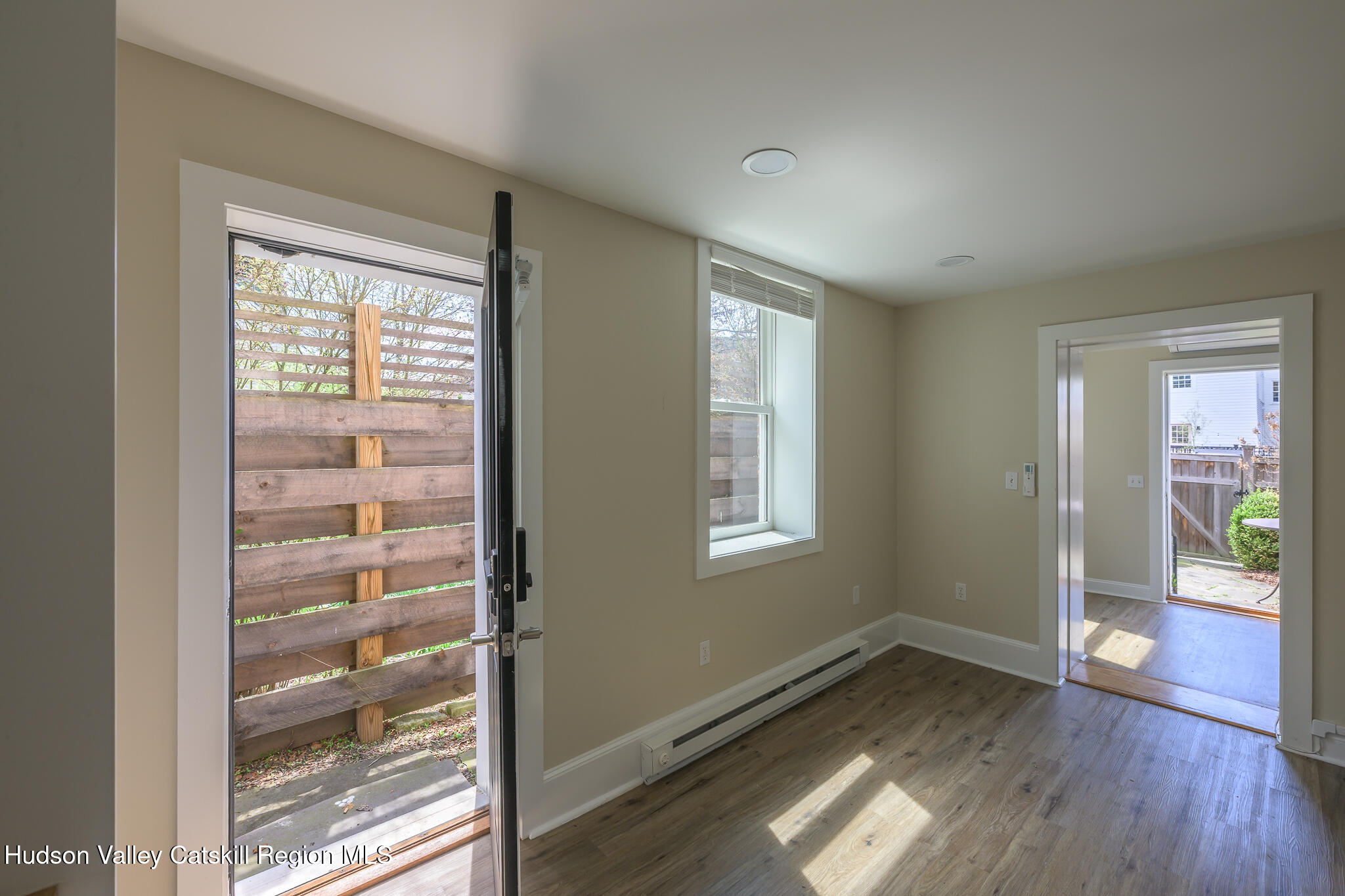 237 Warren Street Hudson, NY 12534 - Photo 12 of 40 Screen - 237 Warren St Hudson NY 12534-9