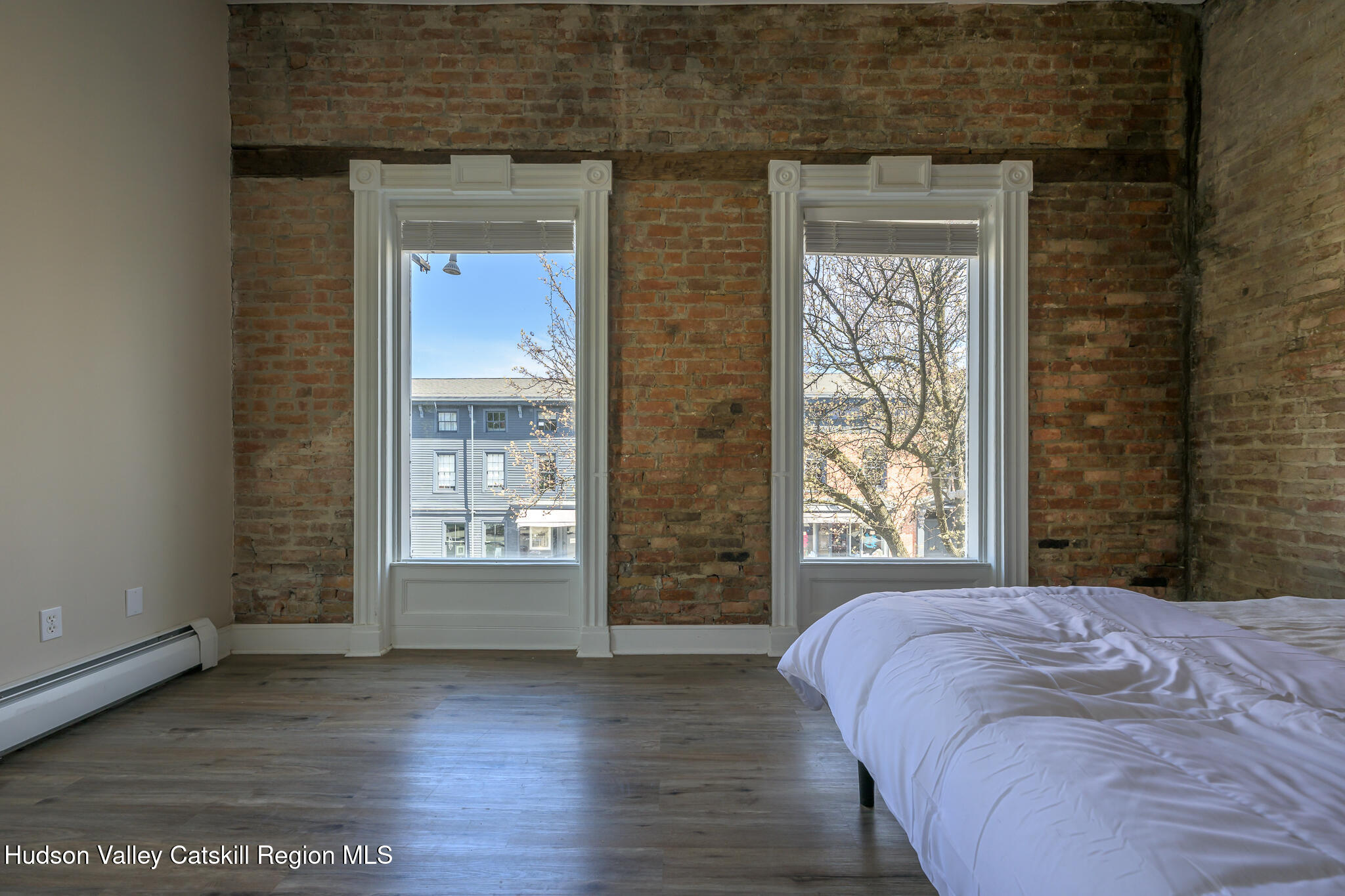 237 Warren Street Hudson, NY 12534 - Photo 25 of 40 Screen - 237 Warren St Hudson NY 12534-9