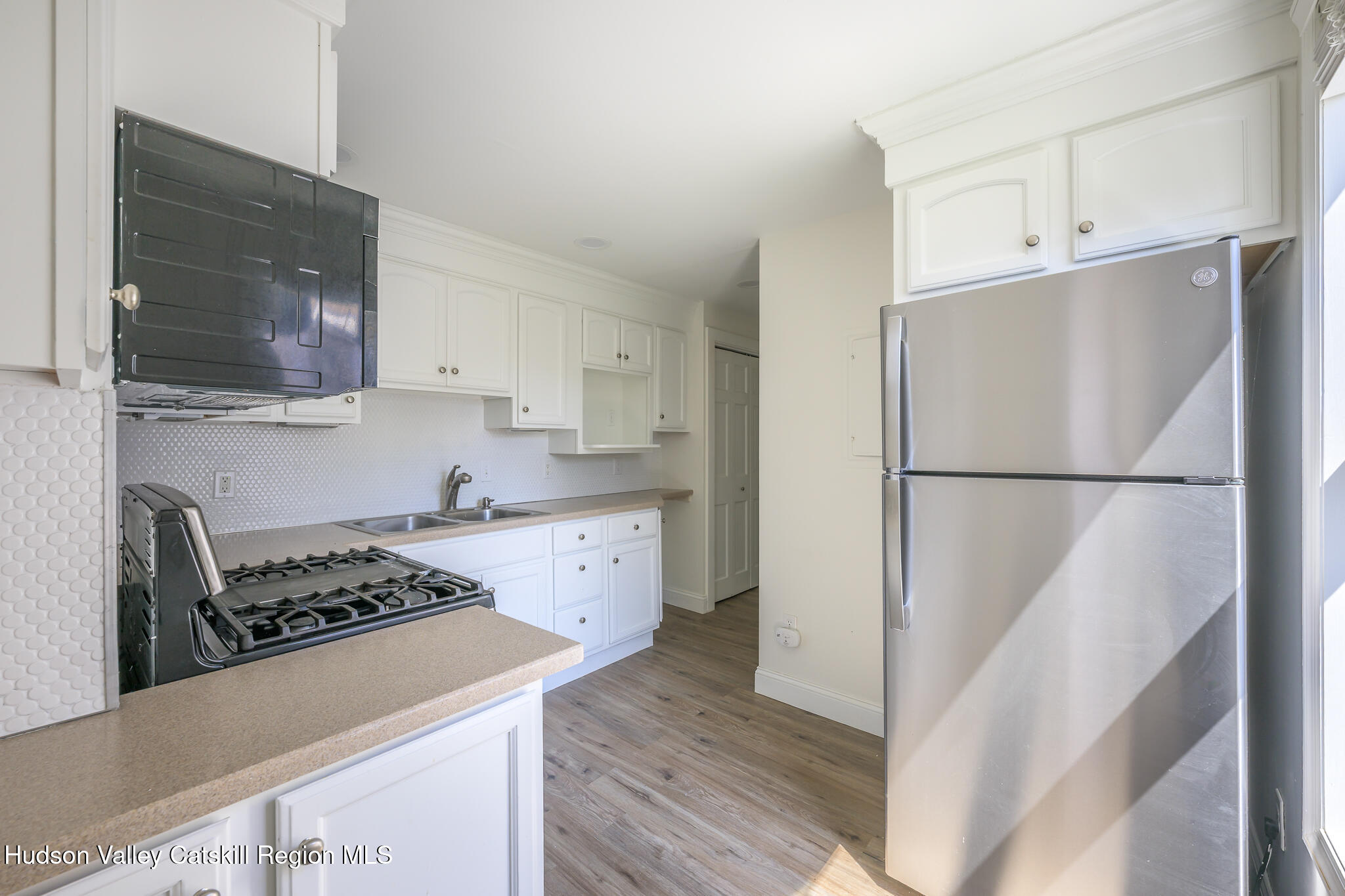 237 Warren Street Hudson, NY 12534 - Photo 27 of 40 Screen - 237 Warren St Hudson NY 12534-9