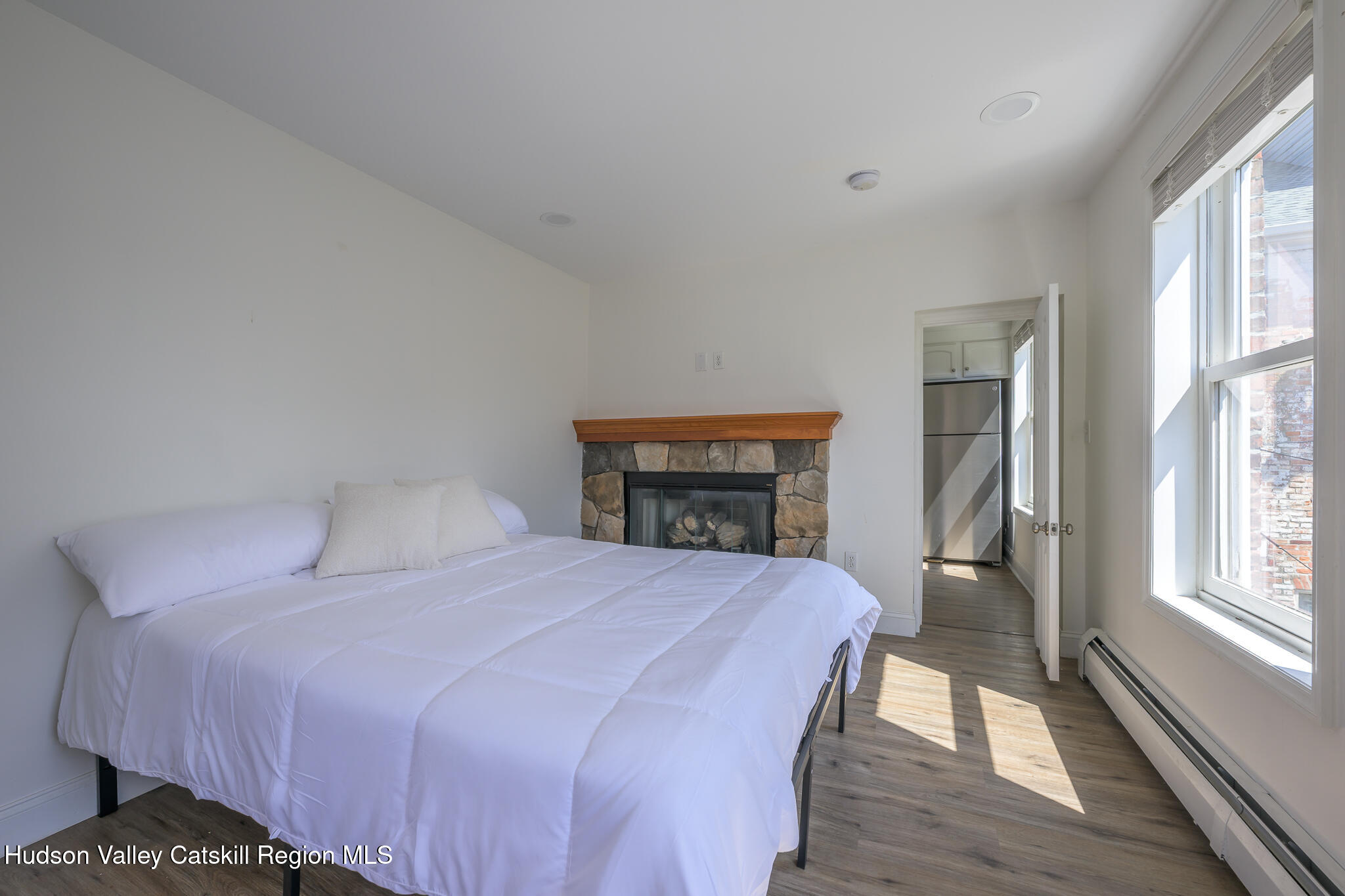 237 Warren Street Hudson, NY 12534 - Photo 29 of 40 Screen - 237 Warren St Hudson NY 12534-9