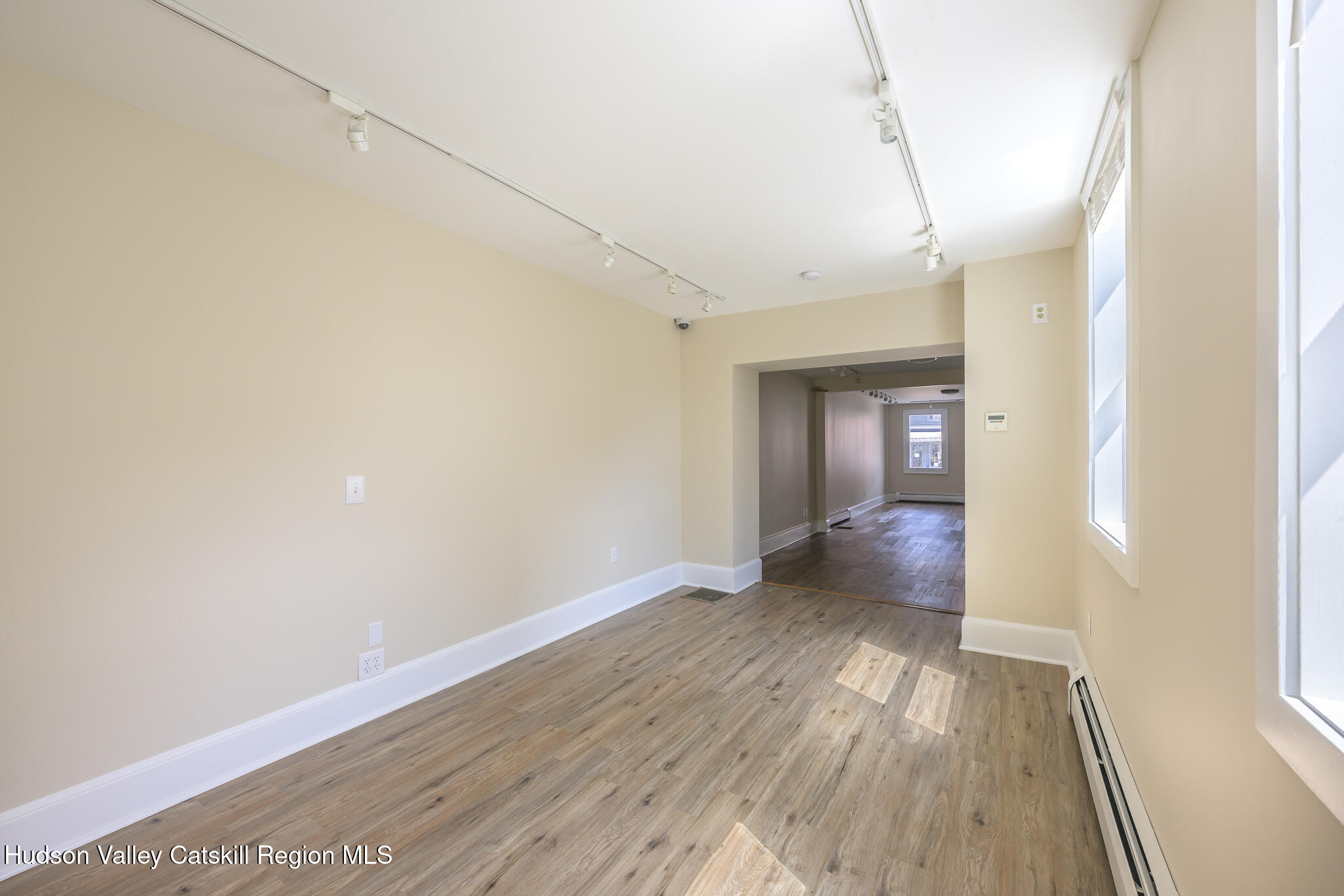 237 Warren Street Hudson, NY 12534 - Photo 9 of 40 Screen - 237 Warren St Hudson NY 12534-9
