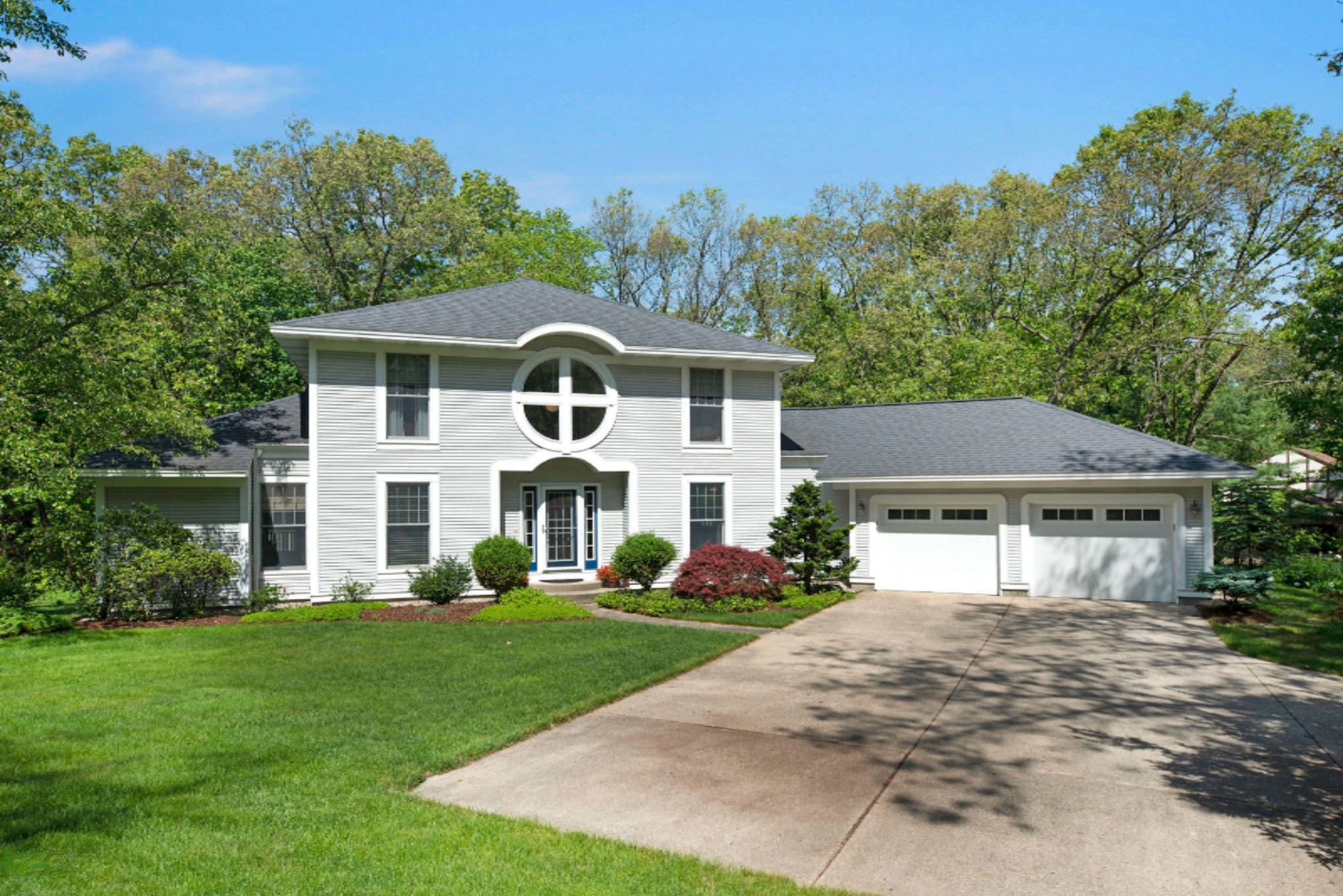 413 Greentree Lane Northeast Ada, MI 49301 - Photo 2 of 61 413GreentreeLaneDrSE-70