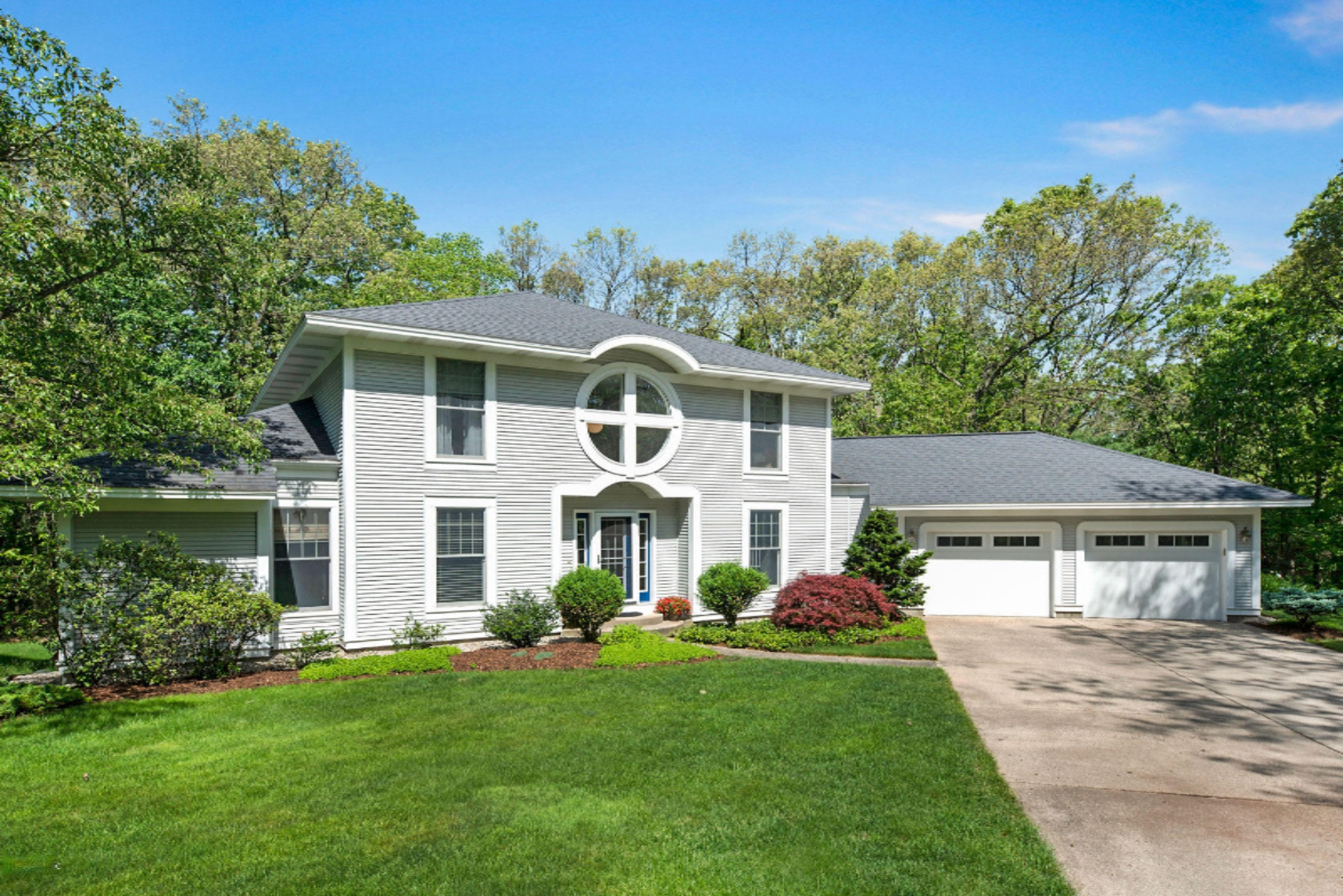 413 Greentree Lane Northeast Ada, MI 49301 - Photo 3 of 61 413GreentreeLaneDrSE-69