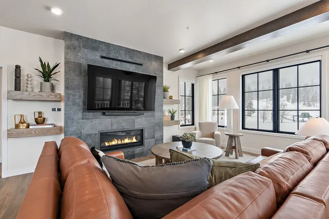 $2,099,000 | 700 Village Drive, Unit 205, Donnelly, ID 83615