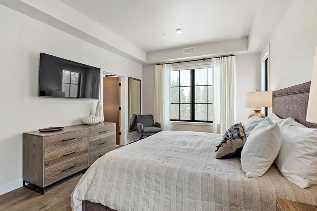 $2,099,000 | 700 Village Drive, Unit 205, Donnelly, ID 83615