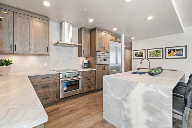 $2,099,000 | 700 Village Drive, Unit 205, Donnelly, ID 83615