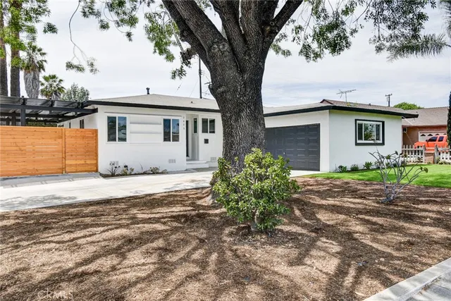 an aerial view of a entryway