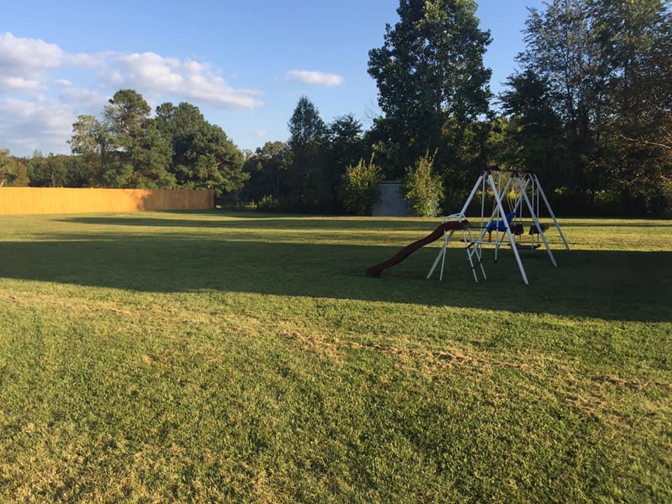 216 Harper Road Manchester, TN 37355 - Photo 14 of 14 Large Back and front yard