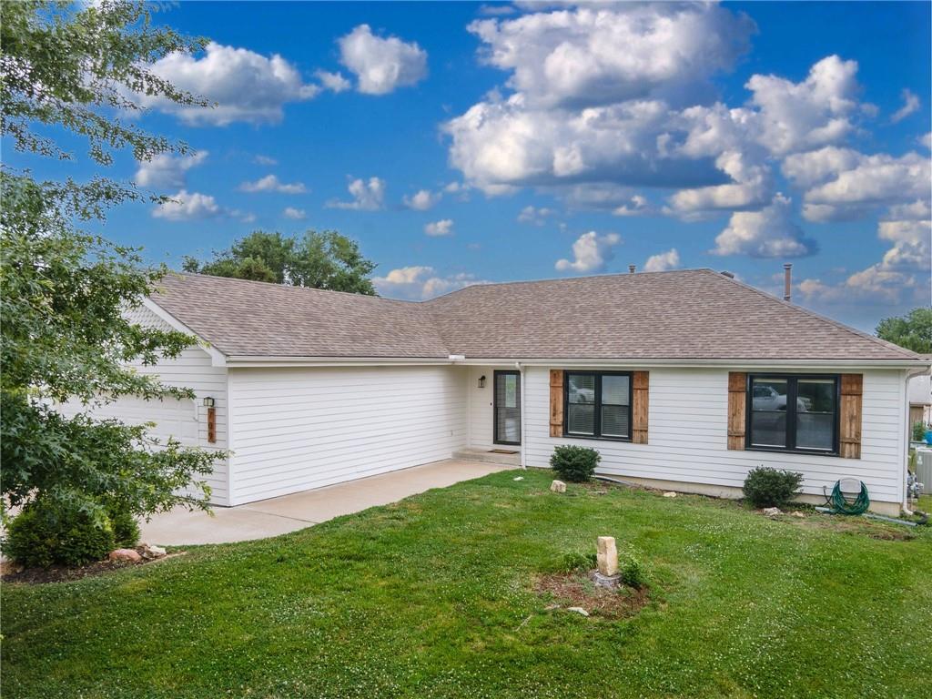 709 North Michigan Cir  