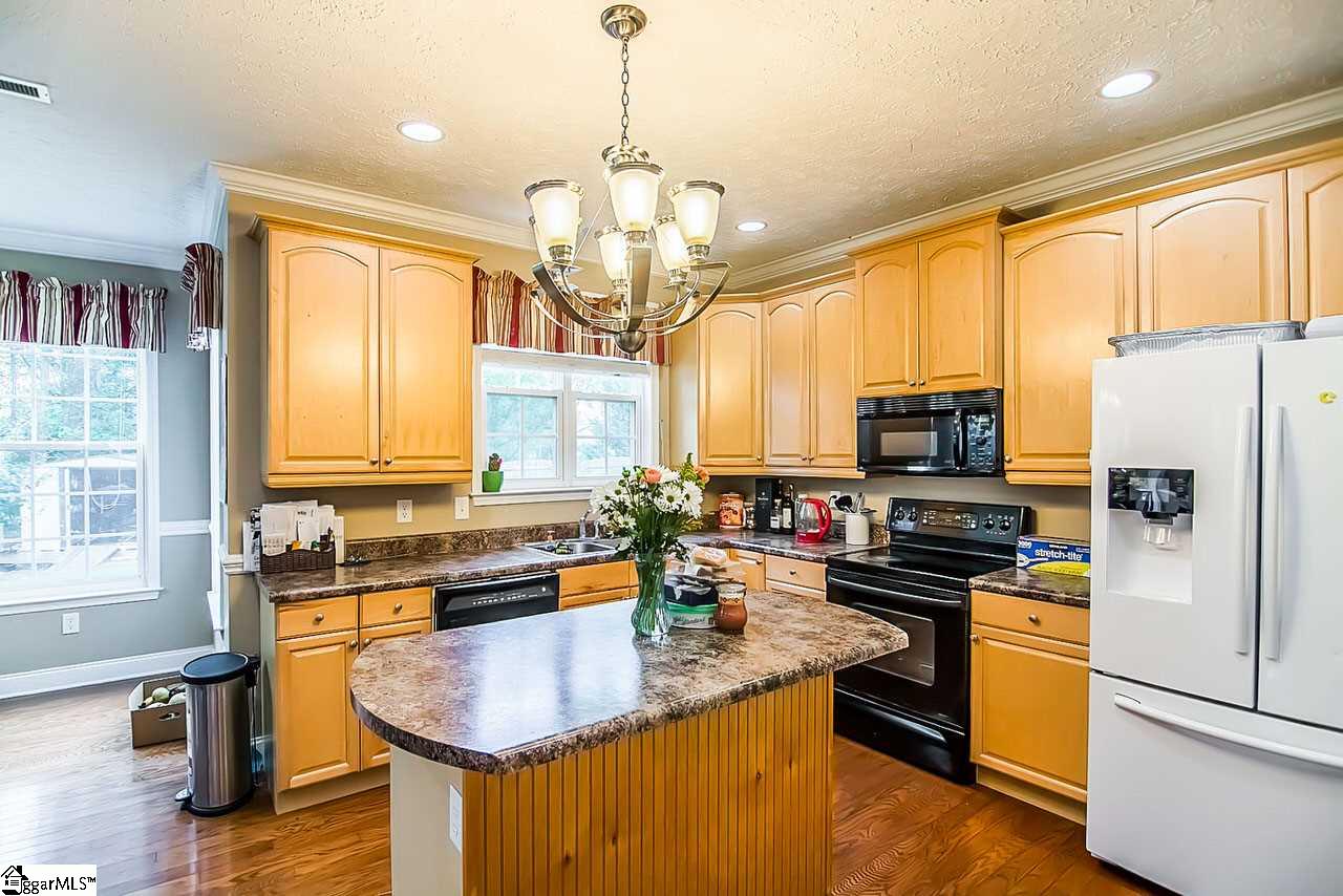 216 Jones Road Taylors, SC 29687 - Photo 14 of 35 Gallery Image 14