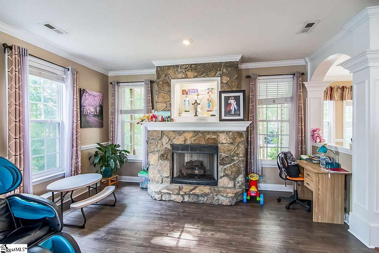 216 Jones Road Taylors, SC 29687 - Photo 6 of 35 Gallery Image 6