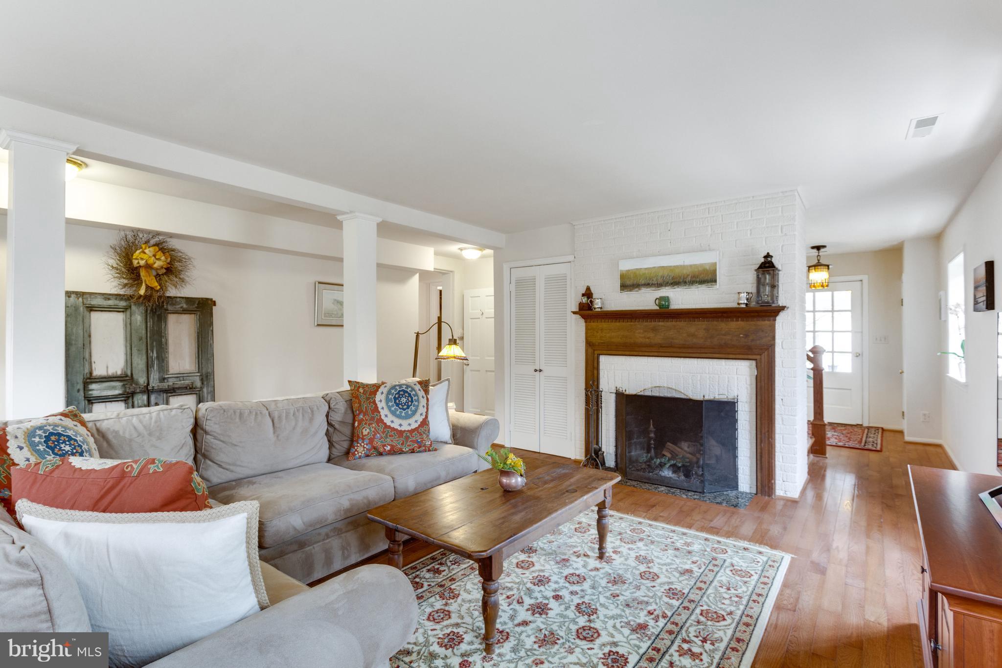 11339 Vale Road Oakton, VA 22124 - Photo 12 of 30 Family Room