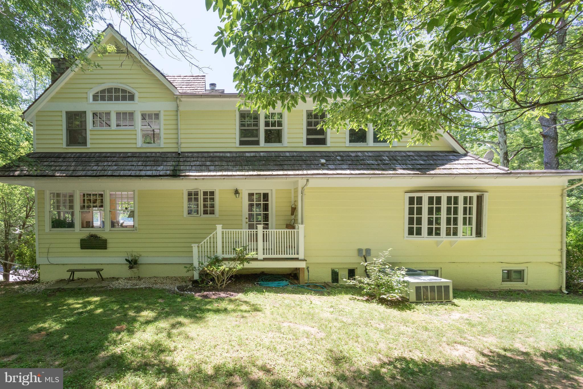 11339 Vale Road Oakton, VA 22124 - Photo 24 of 30 Exterior (Rear)
