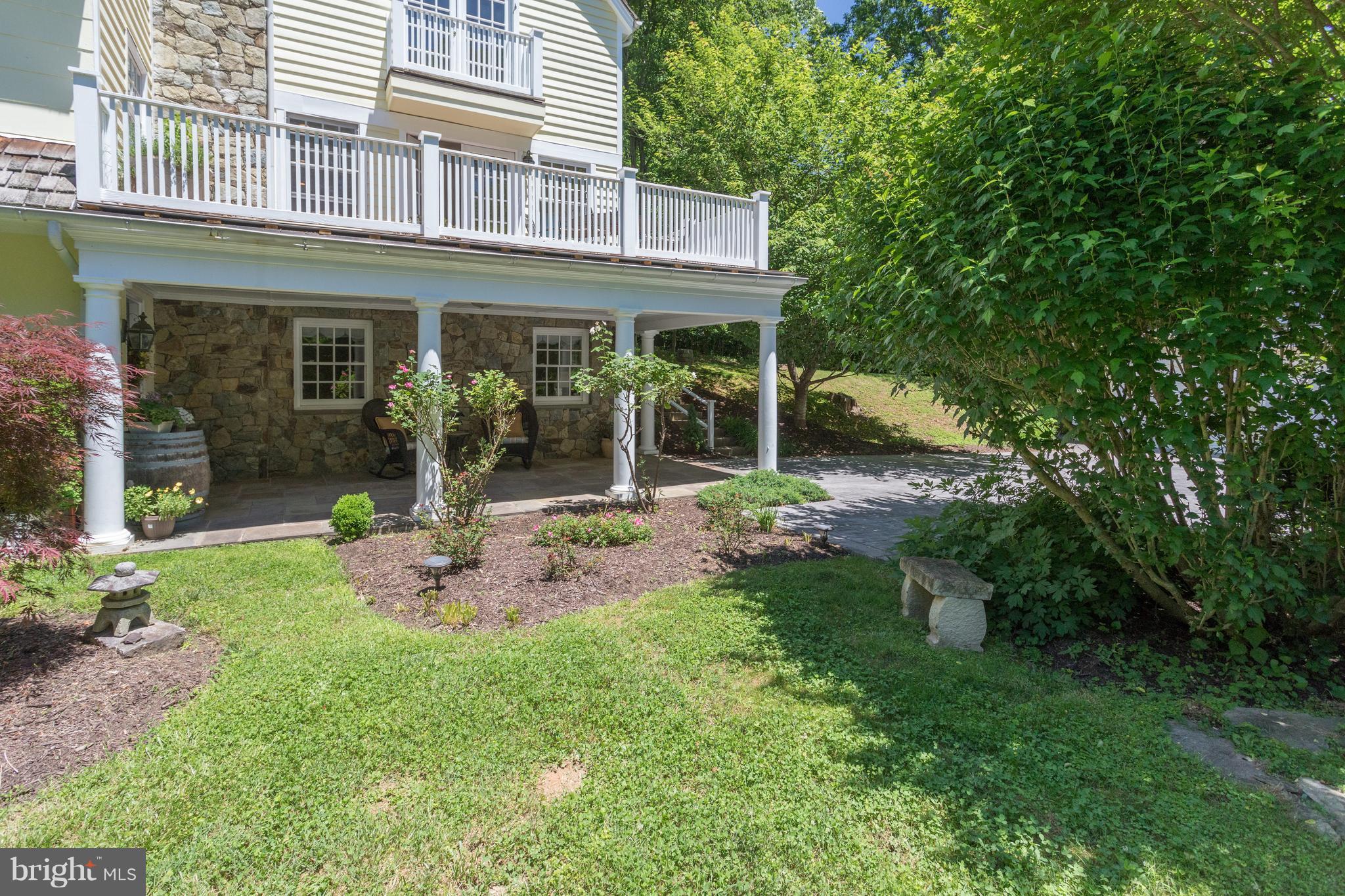11339 Vale Road Oakton, VA 22124 - Photo 27 of 30 Exterior (Front)
