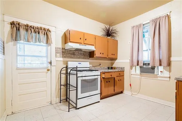 $1,000 | 2751 Verbena Street, New Orleans, LA 70122