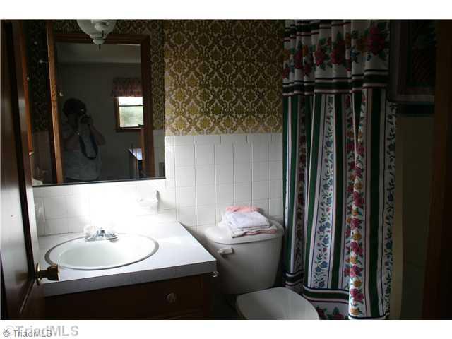 2461 Hawkins Road Germanton, NC 27019 - Photo 14 of 16 Bath.