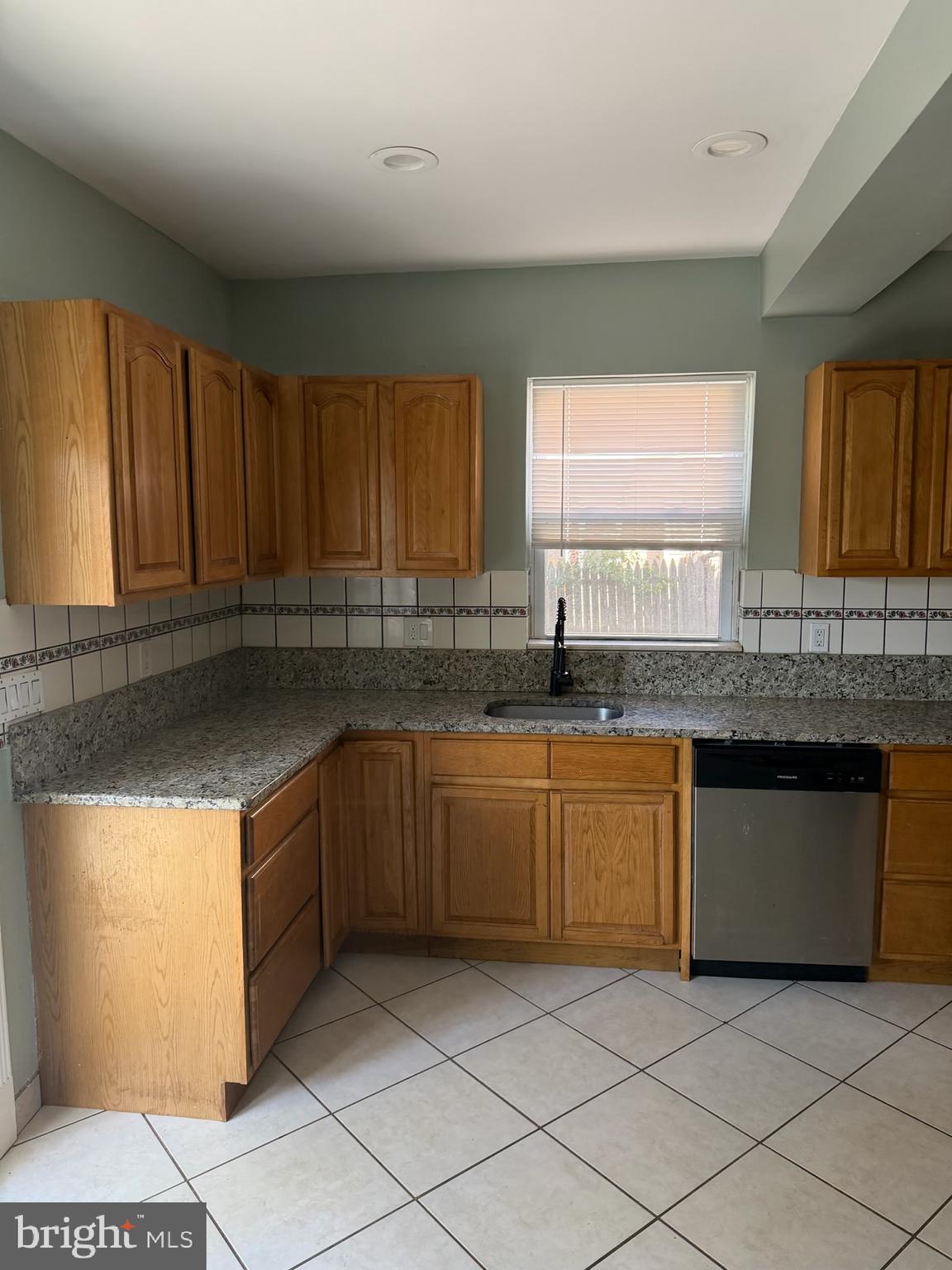 620 Bridgeboro Street Riverside, NJ 08075 - Photo 3 of 8 Gallery Image 3